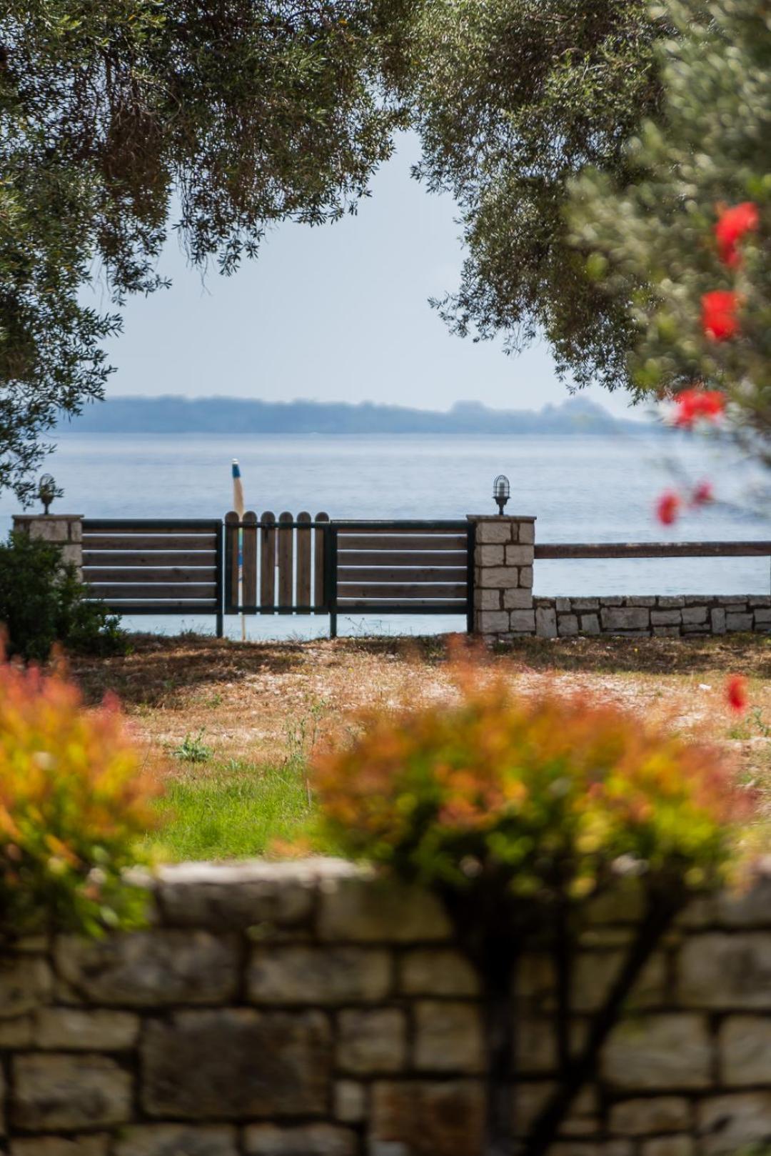 Waterfront By Villa2be * Barbati